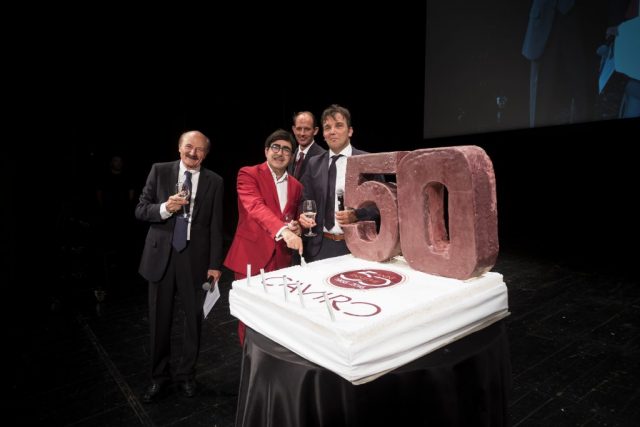 Menabò, agenzia di comunicazione a Forlì, per i 50 anni di Caviro - Taglio della torta